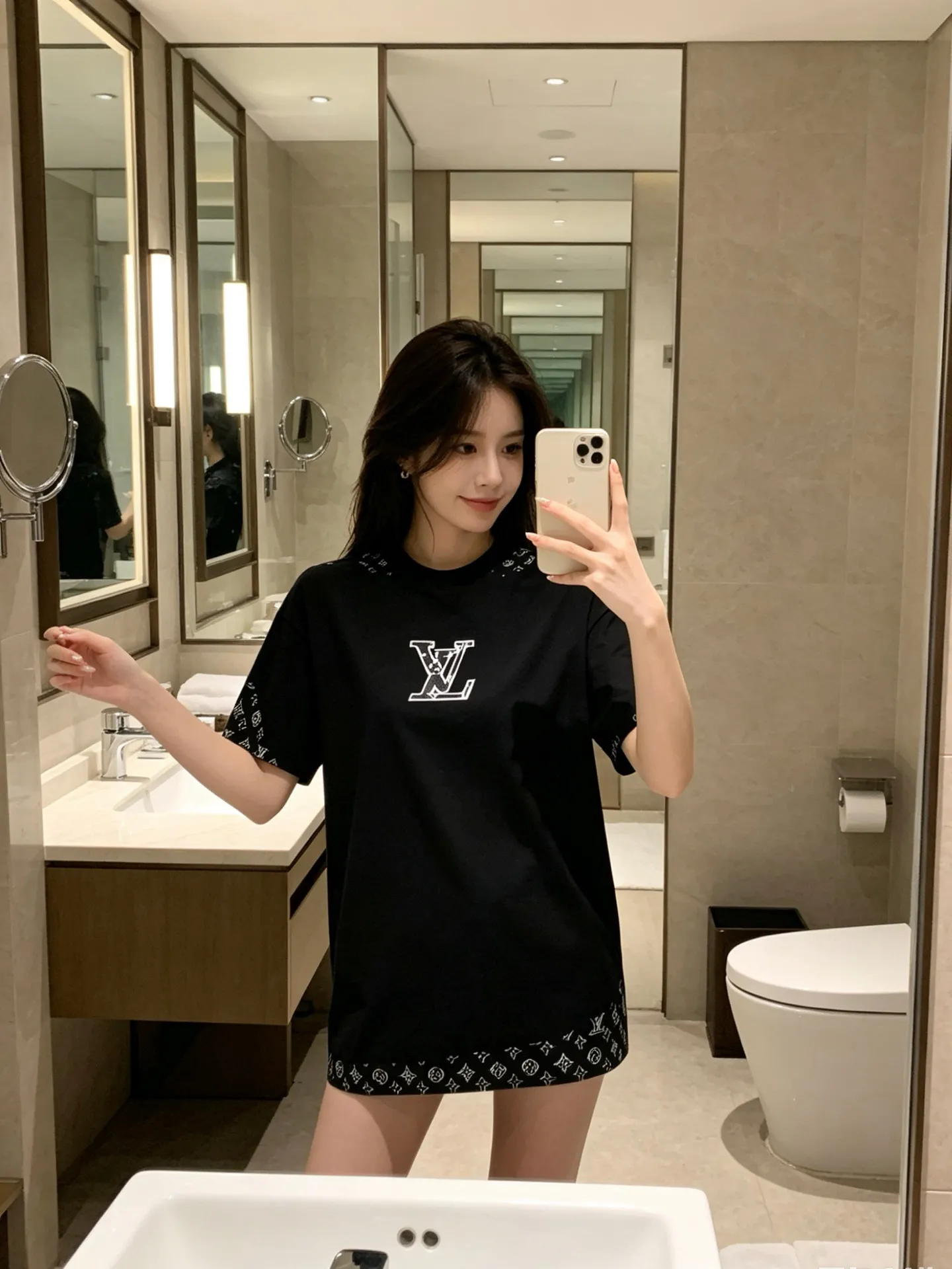 Louis Vuitton/Louis Vuitton leather logo embroidered short sleeves